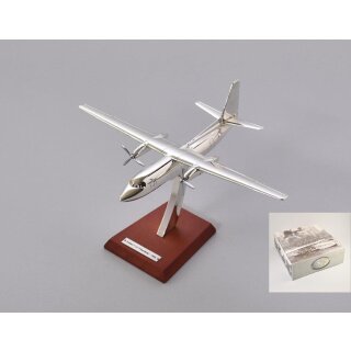 Versilberte Fokker F-27 Friendship Metall Flugzeug Fertigmodell Maßstab 1:200 Limited Edition