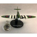 Supermarine Spitfire Flugzeug Modell plus Taschenuhr Maßstab 1:72