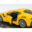 Ferrari Collection Ferrari F12 tdf  2015 Fertigmodell aus Metall mit Vitrine Maßstab  1:24