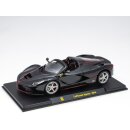 Ferrari Collection Ferrari LaFerrari Aperta  2016 Fertigmodell aus Metall mit Vitrine Maßstab  1:24